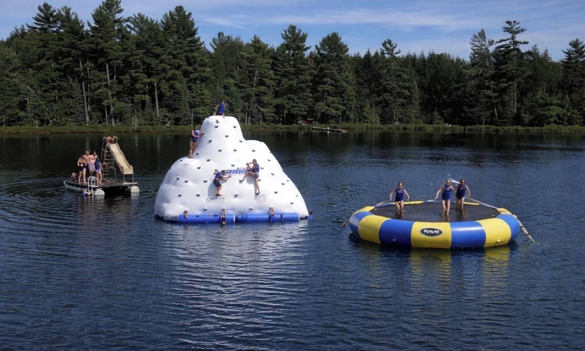 Watersmeet Cabin | 2026 build, off grid,NATURAL PLAYGROUND, inflatables,SAUNA,HOT TUB,pontoon raft