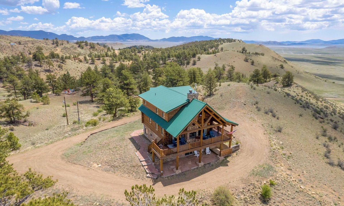Hartsel Cabin | 24-0089 Rustic Hartsel Getaway w/ 35-Acre Yard