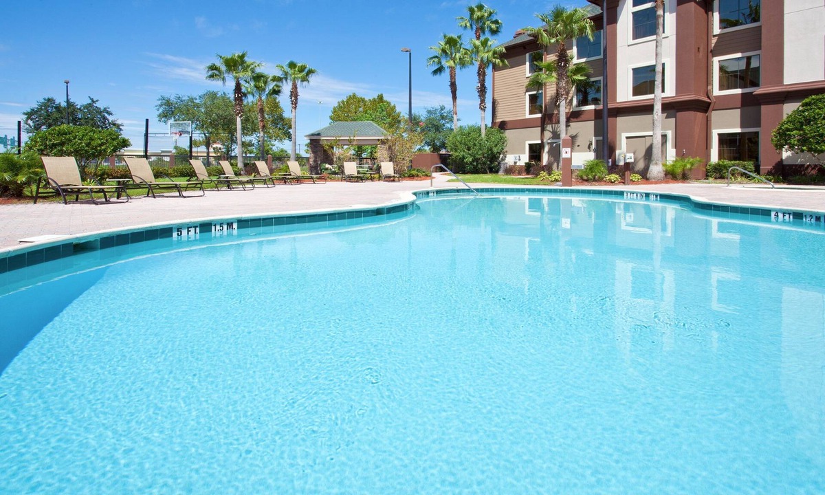 Airport North Condo | 24 Hour Fitness Center | 1.5 Miles from Orlando International Airport + 25 Minutes to Disney World