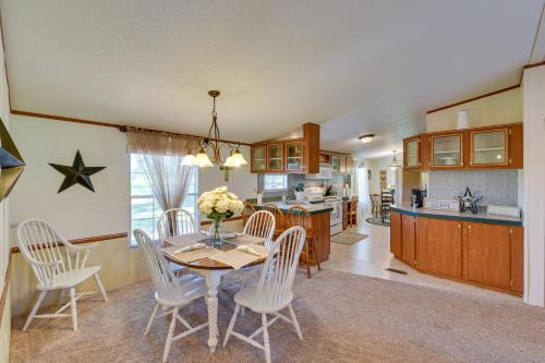 Washington County House | 24 Mi to Morrison Springs County Park: Cozy Home