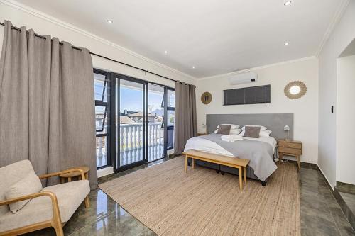 Bloubergstrand House | 24 on Grove