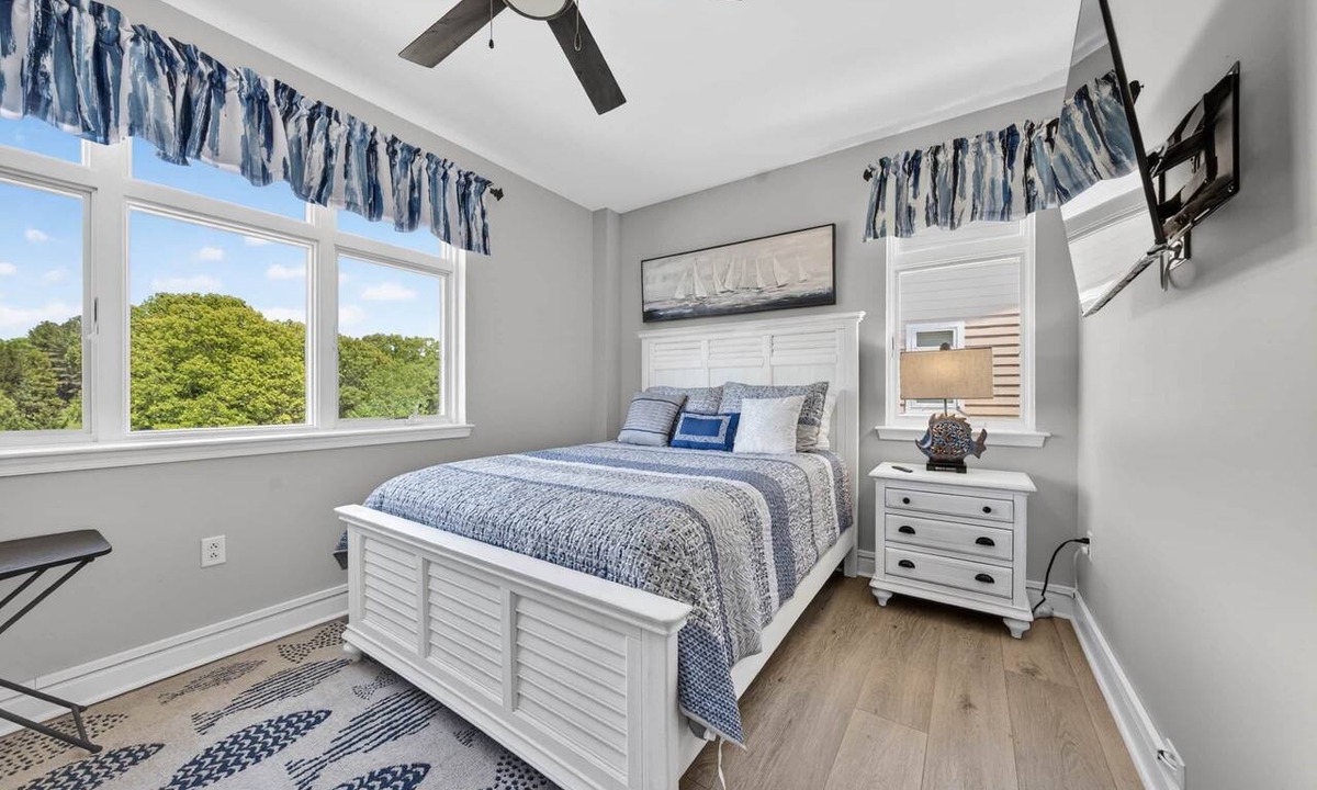 Huddleston Apartment | #2400 Pointe - Studio Suite at Mariners SML