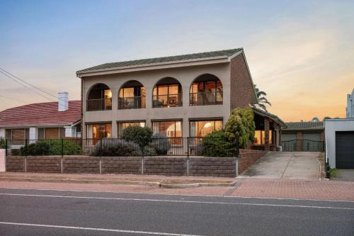 Semaphore South Villa | 25 Esplanade Beachfront Villa with Ocean Views