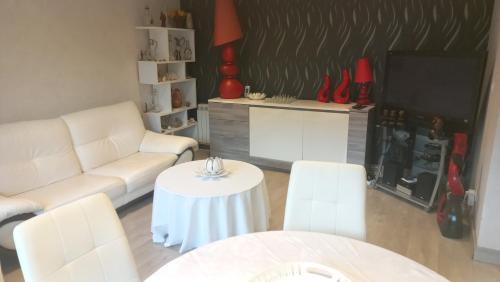 Paroisse Saint-Augustin-de-Chaux Apartment | 25 Rue Raymond Braillard