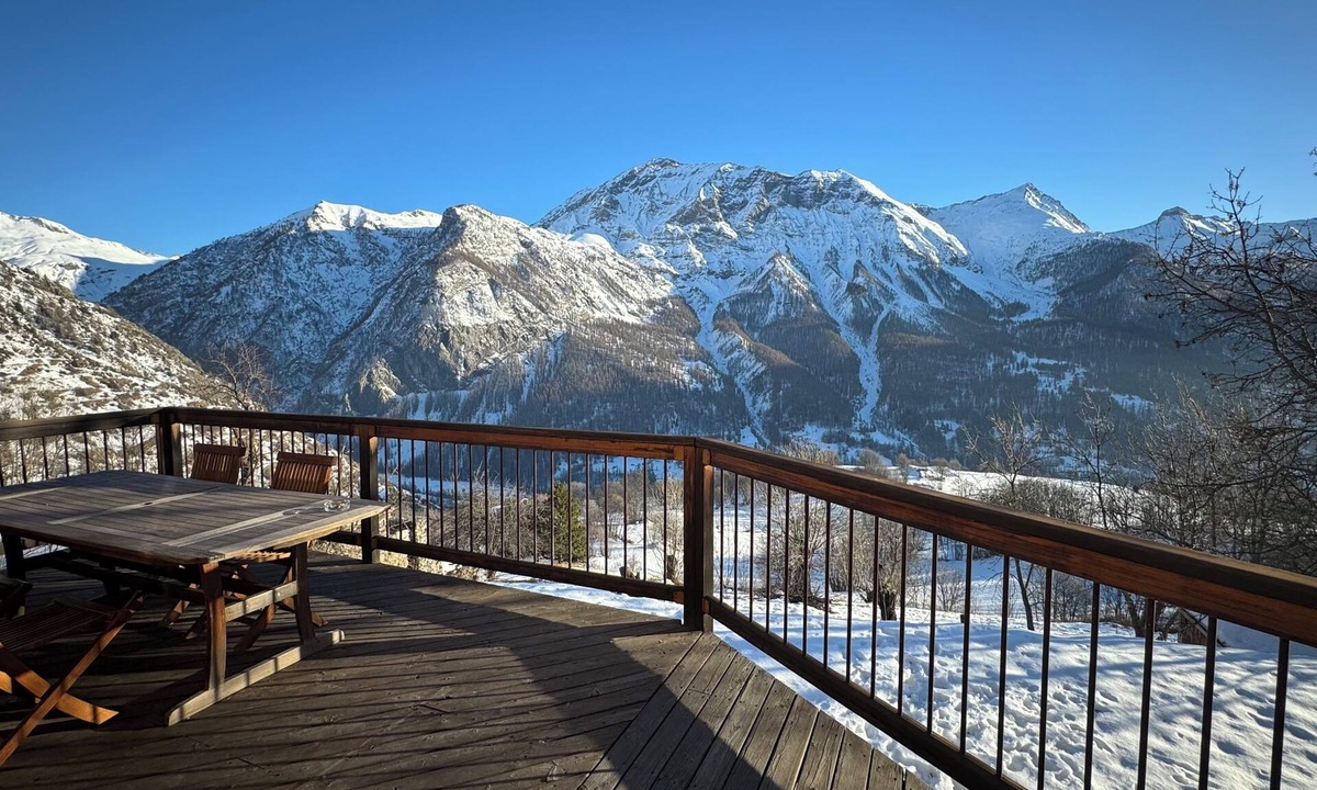 Orcieres-Merlette Ski Chalet | 250m2 family chalet, sleeps 12. Panoramic view, private south-facing garden