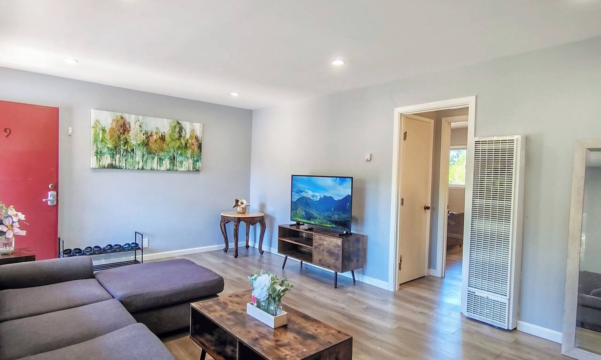 Old Mountain View Apartment | 261-9 Cozy 2-Bedroom Apartment near Mountain View Downtown