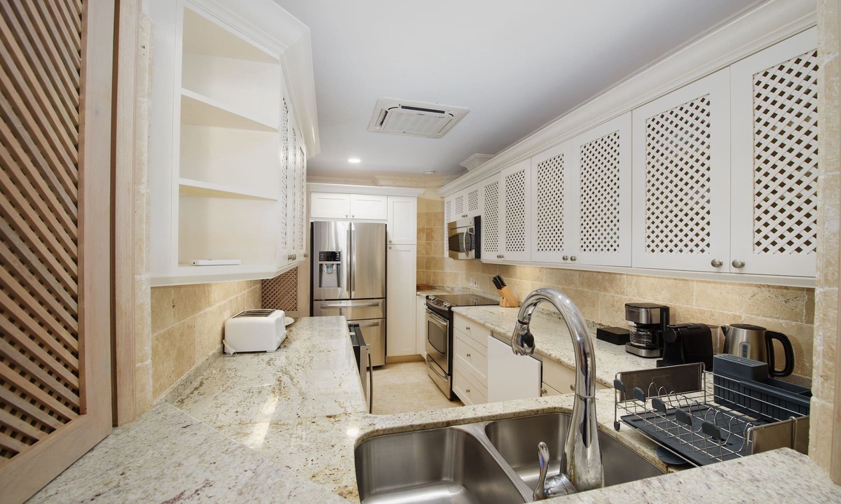 Little Battaleys Villa | 2700 sq. ft. Three-Bedroom Luxury Beachfront Suite on the West Coast