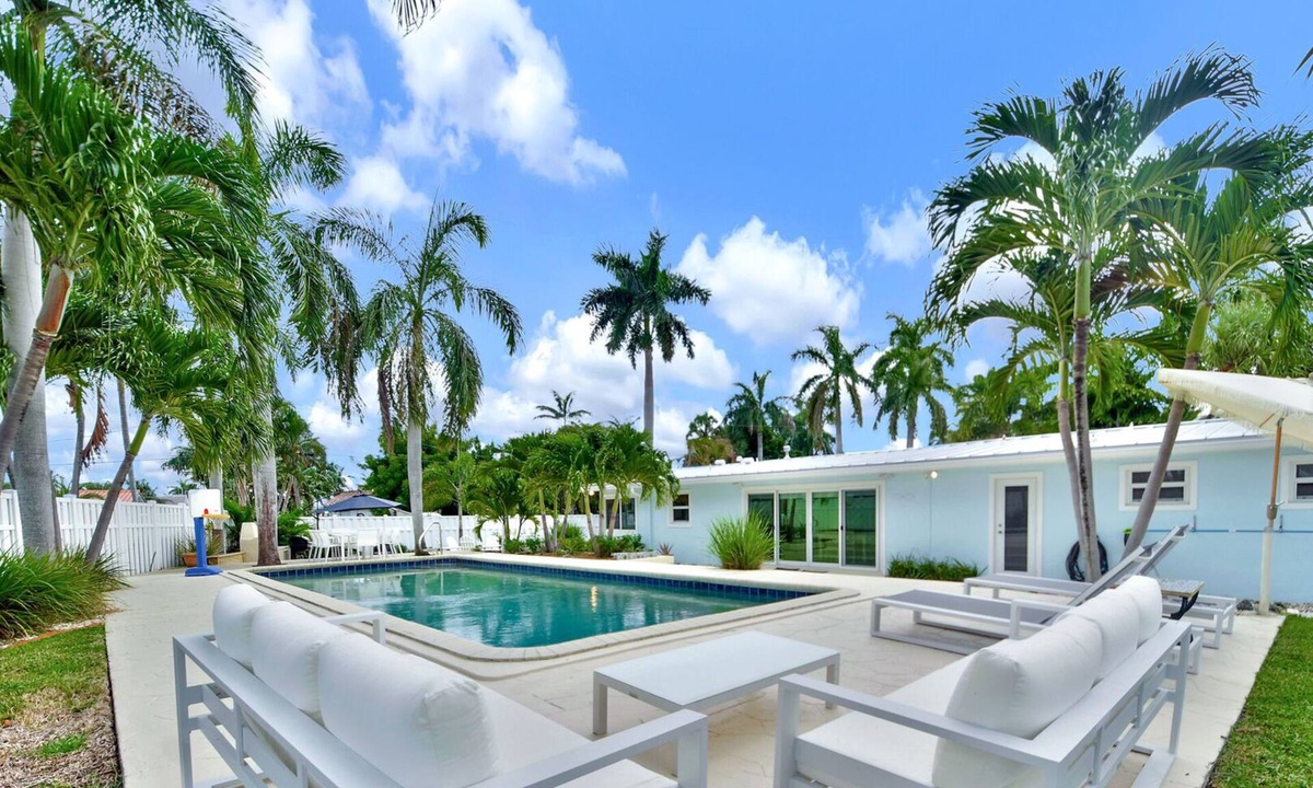 Harbor Village House | 2780 Managed By Brampton Park