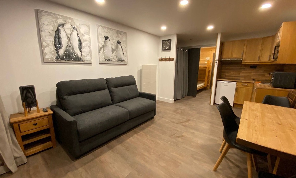 Mont-de-Lans Apartment | 27m2 3-star studio at the foot of the Belle Star chairlift, slopes and ski school