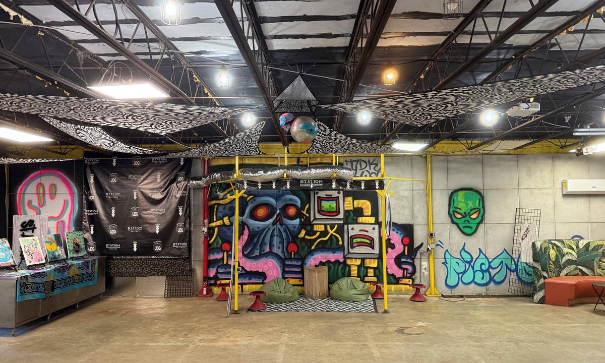 West Ashley Apartment | 2800 sq ft Urban Art Loft & Event Space for Parties, Photoshoots & Gatherings