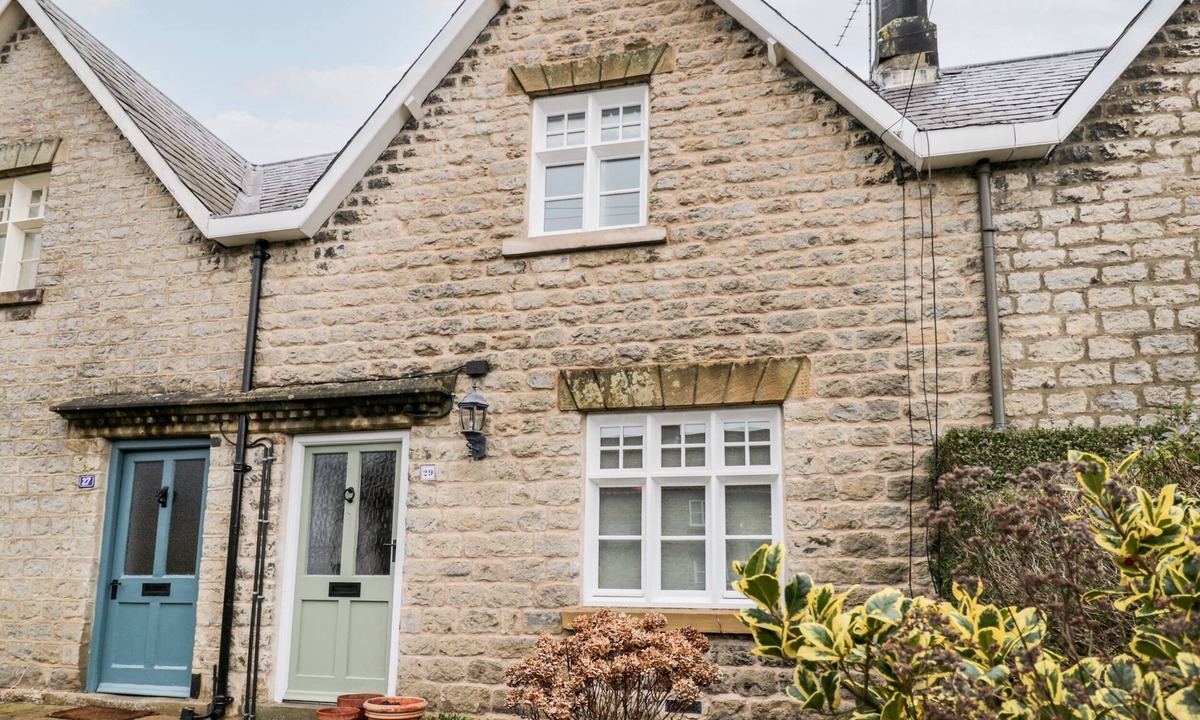 Helmsley Cottage | 29 BONDGATE, pet friendly, character holiday cottage in Helmsley