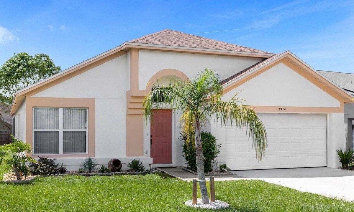 Lindfields House | 2974 Family-Friendly 3-Bedroom Pool Home
