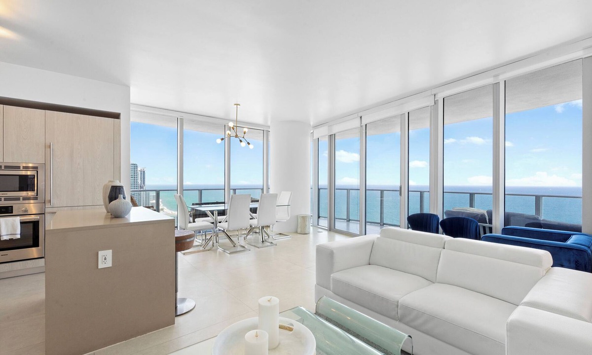 Hollywood South Central Beach Condo | ★ 2BD/2BA BEACHFRONT CONDO AT LYFE RESORT WITH OCEAN-VIEW! 25 min to MAJOR INTERNATIONAL SPORTING EVENT!