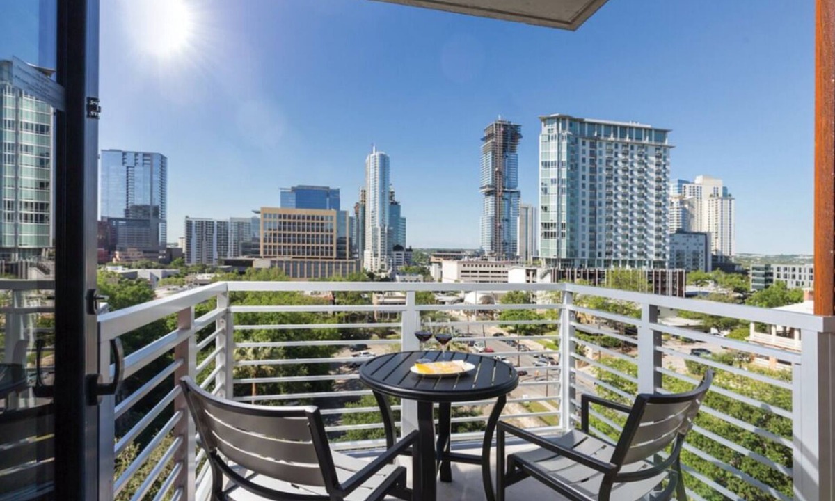 Civic District Condo | 2BD/Austin - Full Kitchen, W/D, Balcony, Fire Pit!