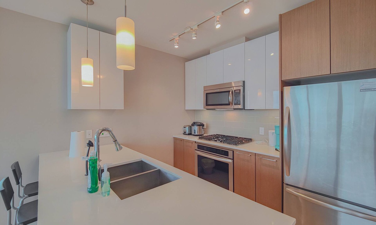 Richmond City Centre Apartment | 2BDR & 2Bath | AC | 900sq.ft | Free WiFi&Parking