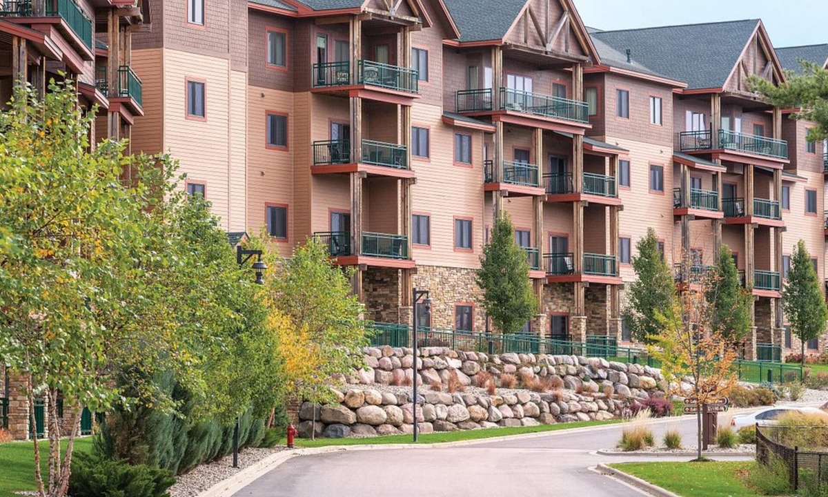 Lake Delton Resort | 2Bed/2Bath Deluxe Suite in our Dells Resort w/Access to Wilderness Territory!