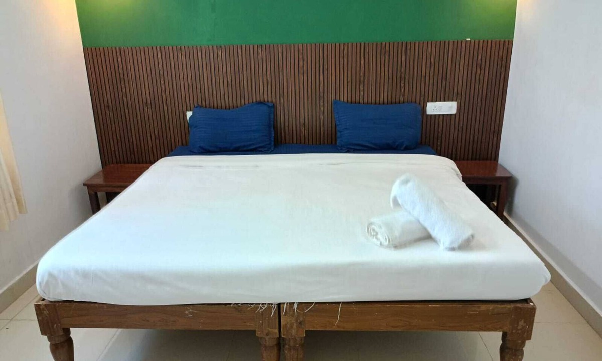 Arambol Apartment | 2bhk walkable to beach with patio@arambol