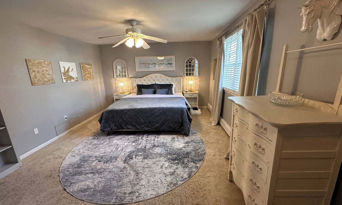 Long Island House | 2br~10ppl~nearBeach~TrainNYC~Family~Central~New Kitchen~Fire Pit