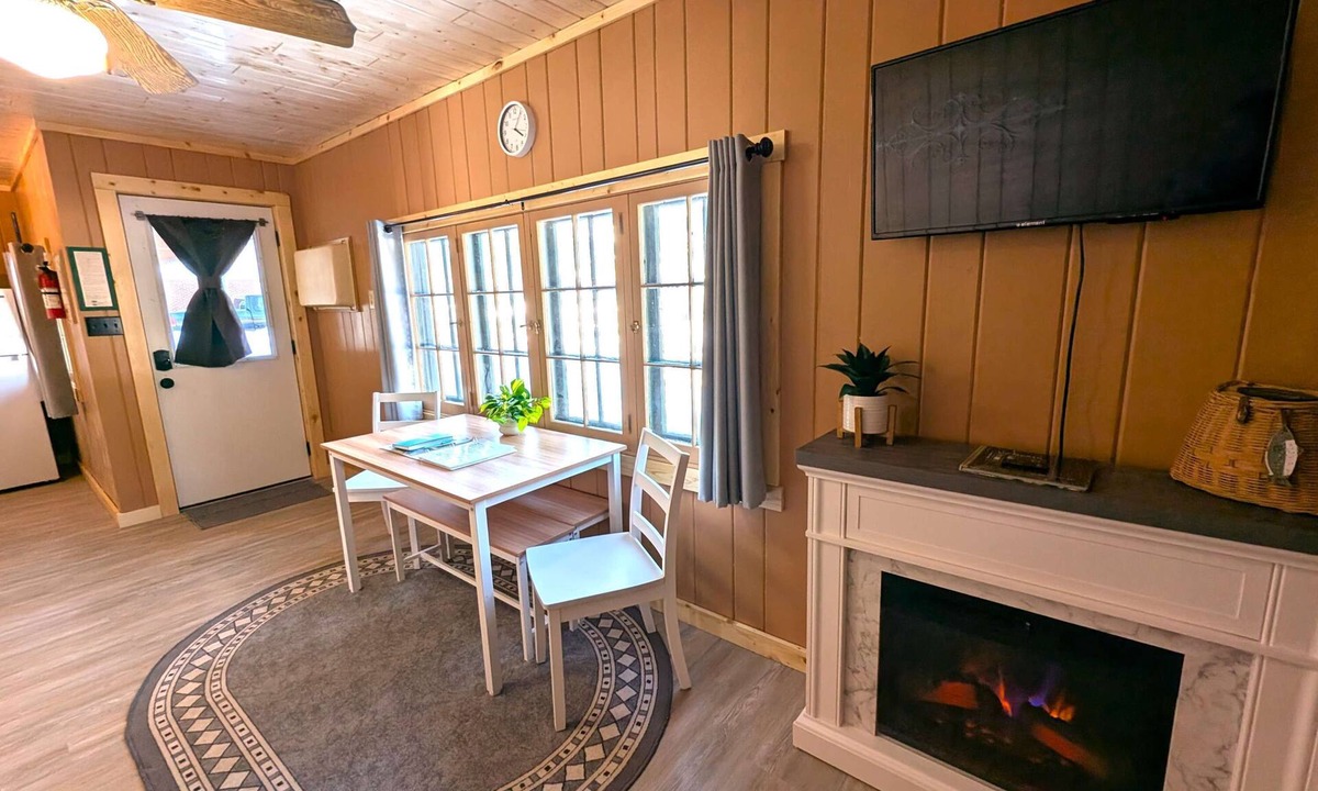 Park Rapids Cabin | 2BR 1BA Cabin #2 Riverside Point Resort