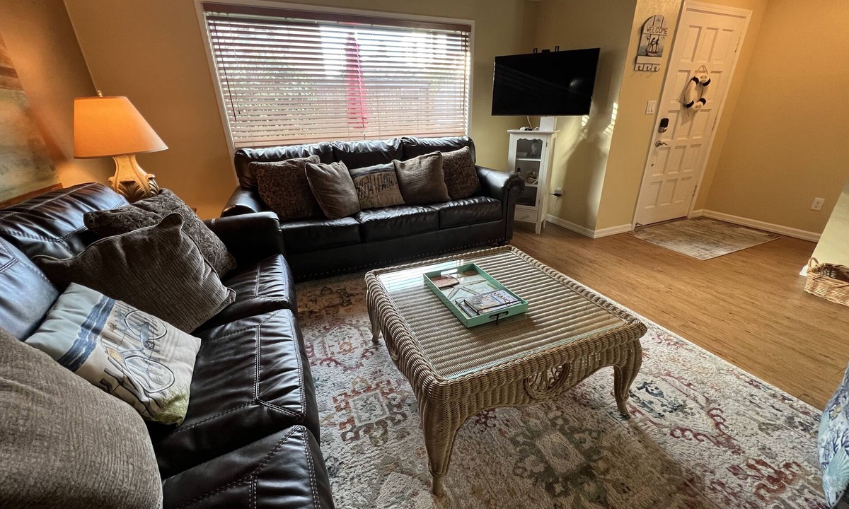 Seaside House | 2BR/1Bath Charming Home Perfect for Small Families Close to Beach/Down Town