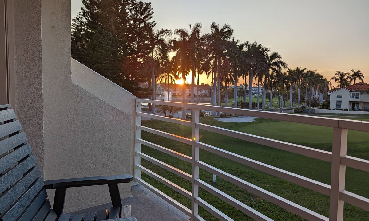 Isla del Sol Condo | 2br/2 bath Isla del Sol - Summer 2026 monthly discount!