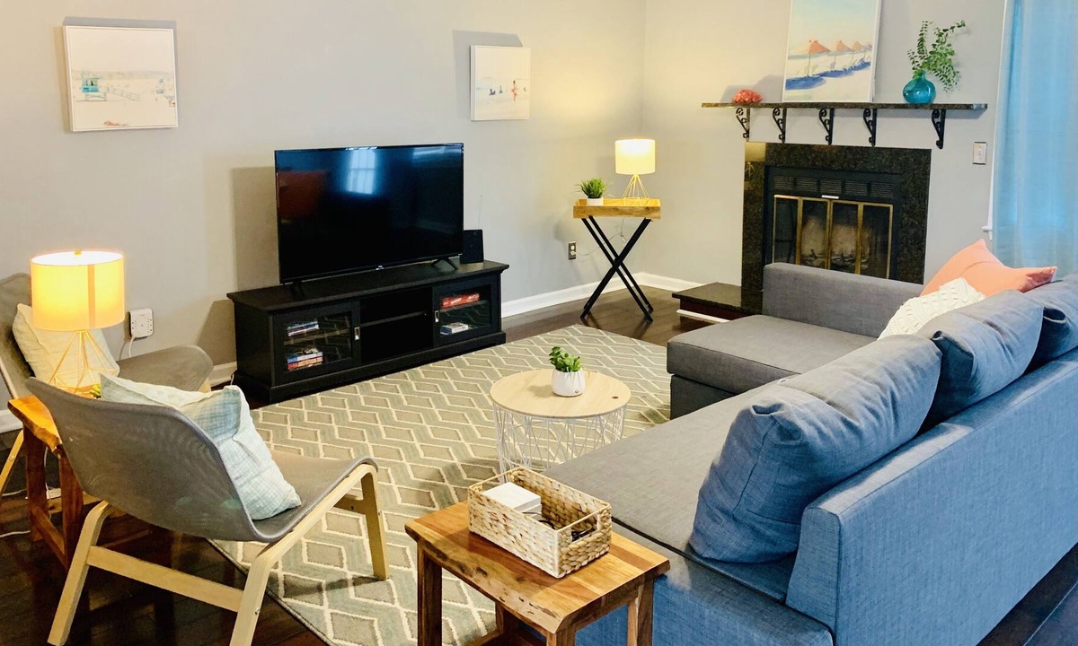 Virginia Beach House | 2BR/2BA beach-chic townhome, short drive to Beach!