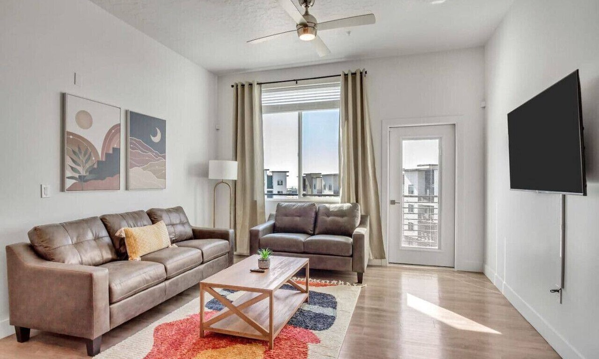 Clearfield Apartment | 2BR Apartment with Pool and Fitness Center Hill AFB and Local Dining
