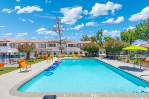 Tempe Apartment | 2BR Charming Mesa Stay Sleeps 4 Near Downtown