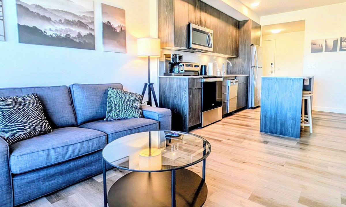 Crescent Heights Condo | 2BR Downtown Condo - By Saddledome - Free Parking