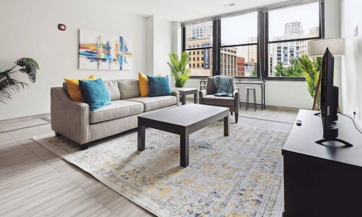 Downtown Detroit Apartment | 2BR Executive Downtown Retreat