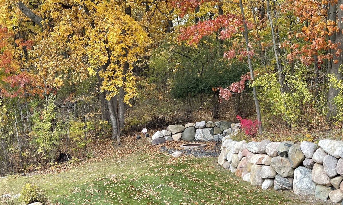 Clarkston House | 2BR Family-Sized Lower Suite with Private Entrance & Spacious Backyard!