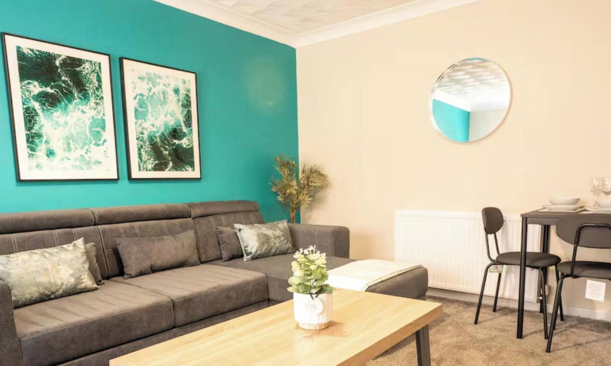 Whitburn House | 2BR House By Caledonia Luxe Stays Whitburn