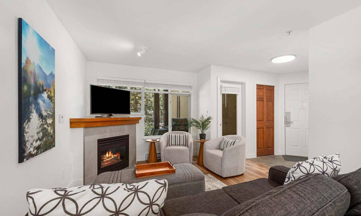 Village North House | 2BR | Lagoons | Private Hot tub | Village Location | Parking