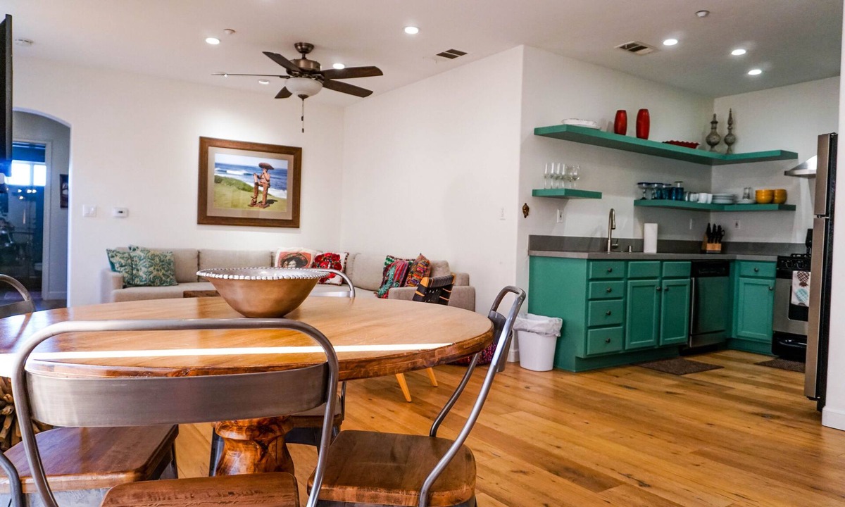 La Jolla Condo | 2BR Modern La Jolla Condo, in a boutique building in the heart of Bird Rock