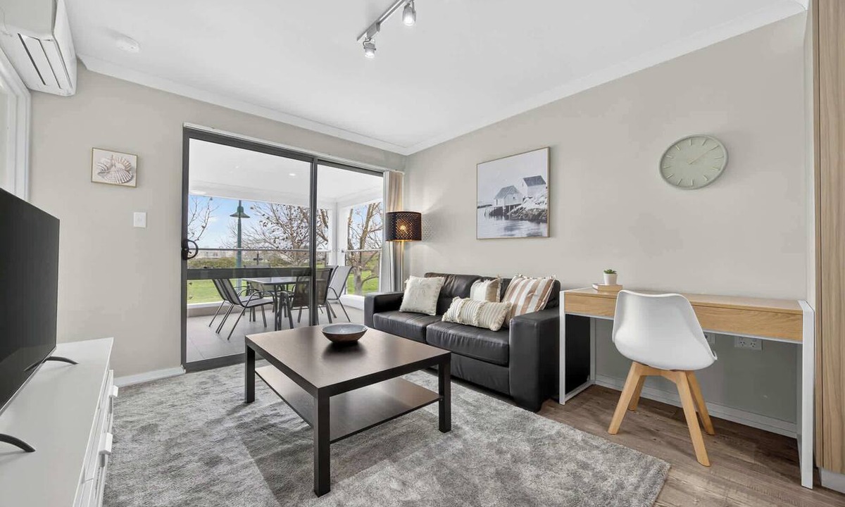Rockingham Apartment | 2BR Rockingham Apartment with Balcony & Parking
