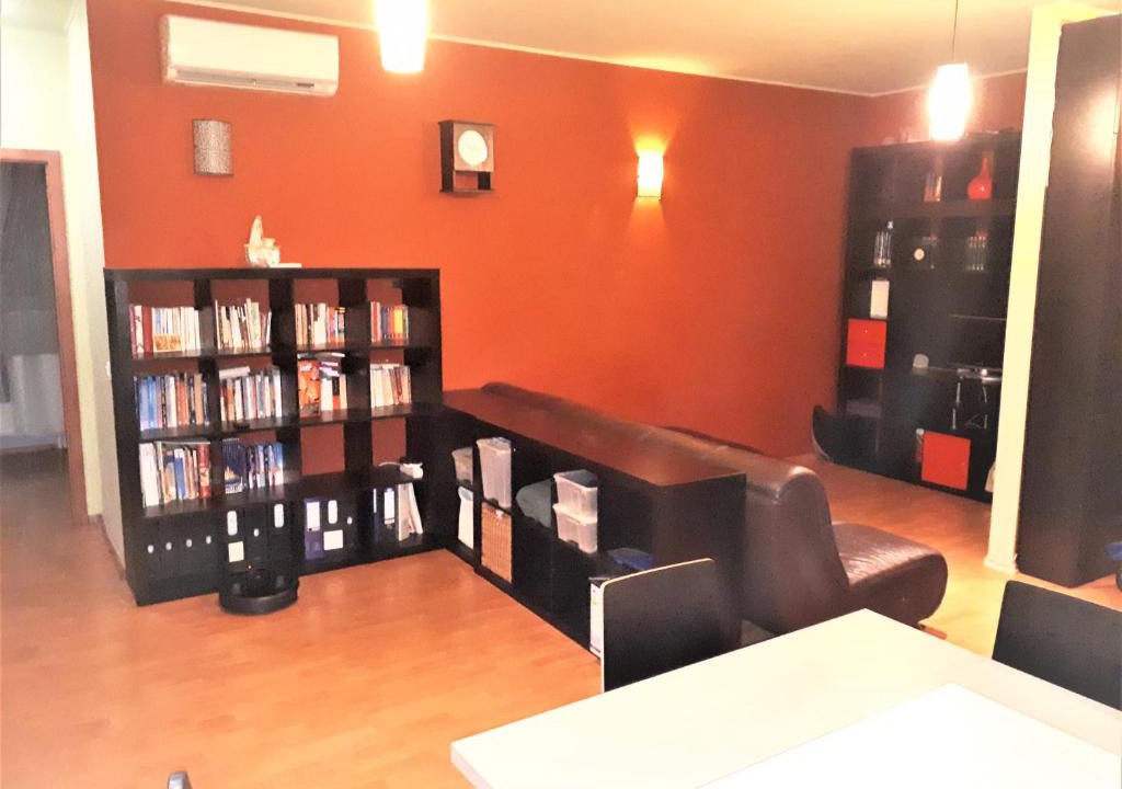 Sector 3 Apartment | 2H Apartment