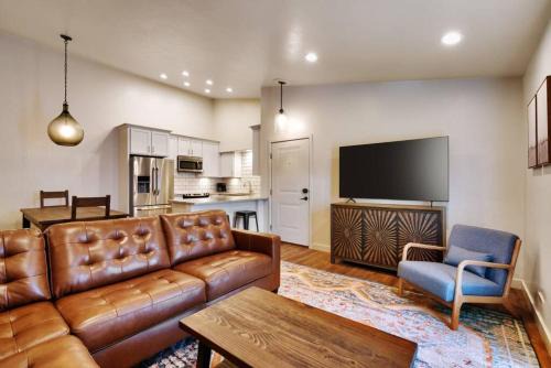 Moab South Valley Apartment | 2K Top Floor Moab RedCliff Condo, POOL & HOT TUB
