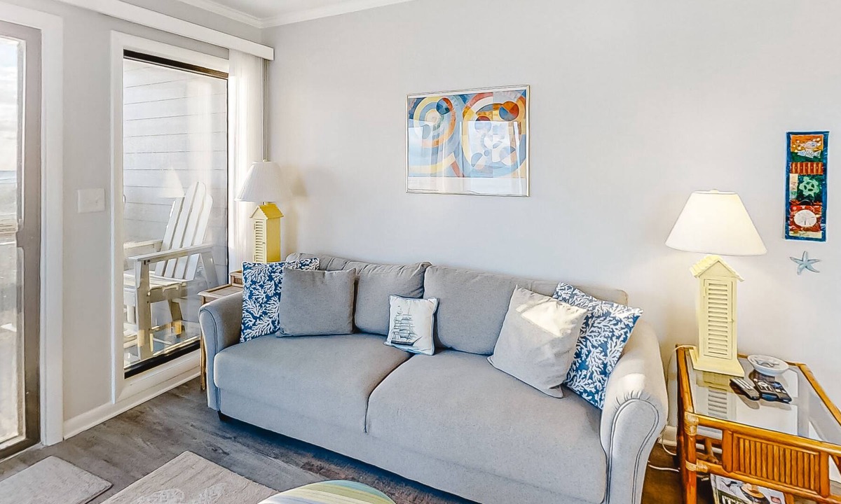 Atlantic Beach Condo | 2nd-floor oceanfront condo w/free WiFi, private W/D, beach views, & shared pool