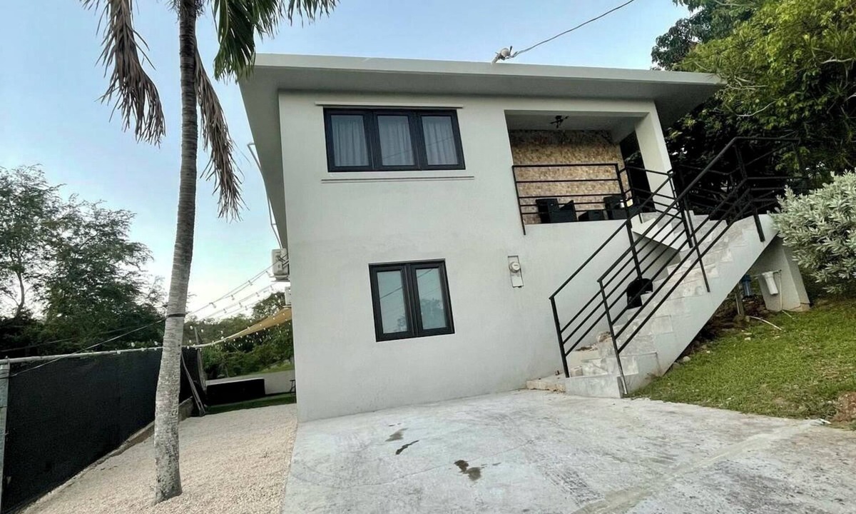 Pedernales House | 2nd Full floor 3-bedroom house with AC and private entrance