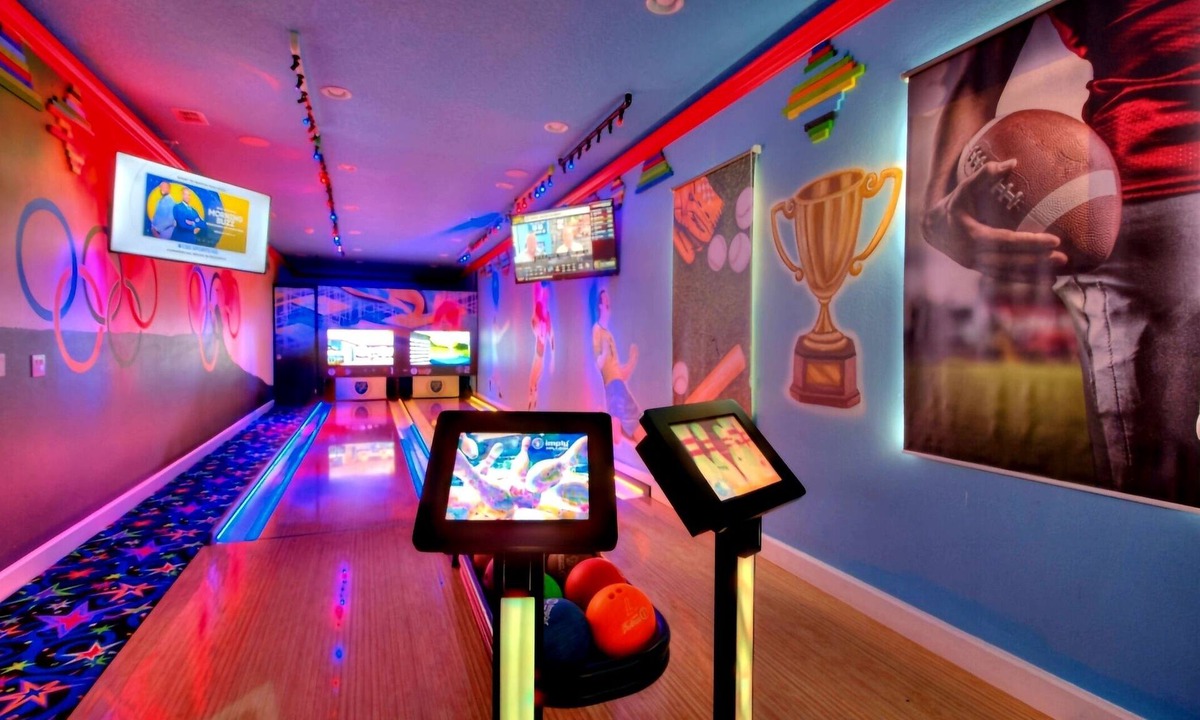 Kissimmee House | 2x Side-by-Side Bowling Villas, 1GB WiFi, videowall TVs, Sports-Wonder, sleep 80