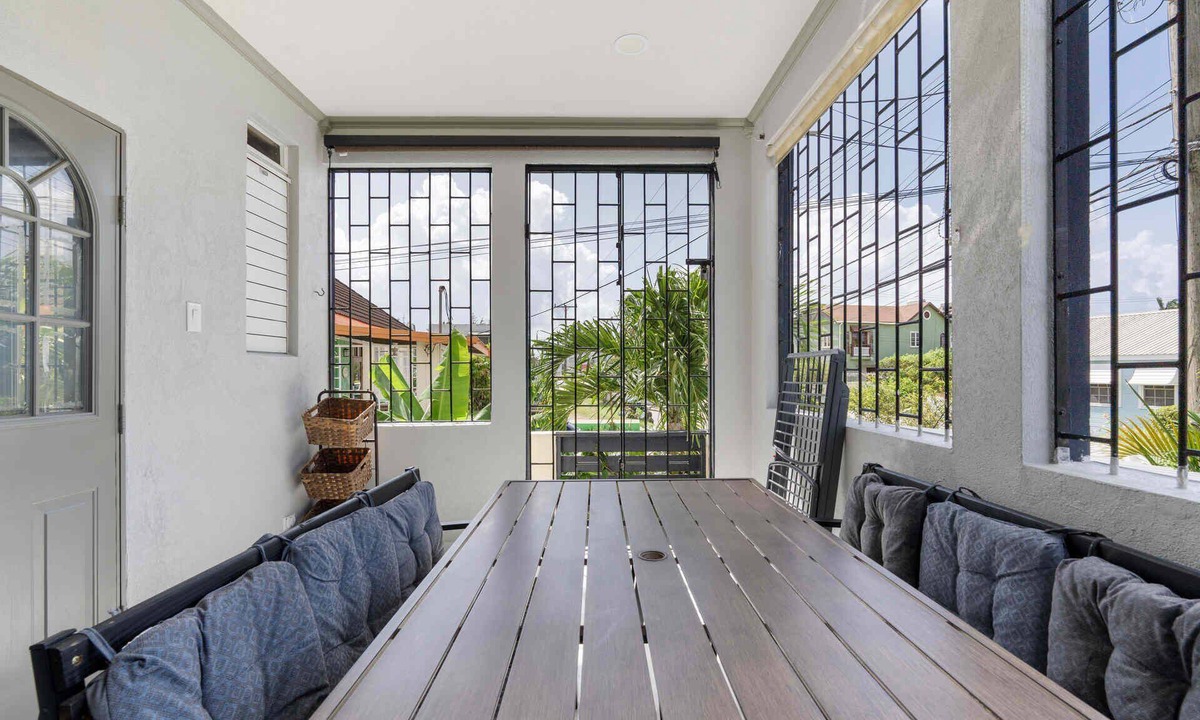 Rockley Condo | 3/2 Condo & 2-min walk to beach