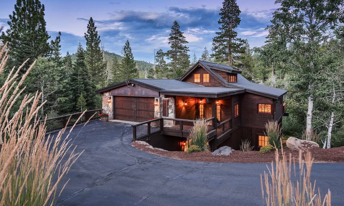 Truckee House | 3,700sf 4bed 4.5bath, Mountain Retreat