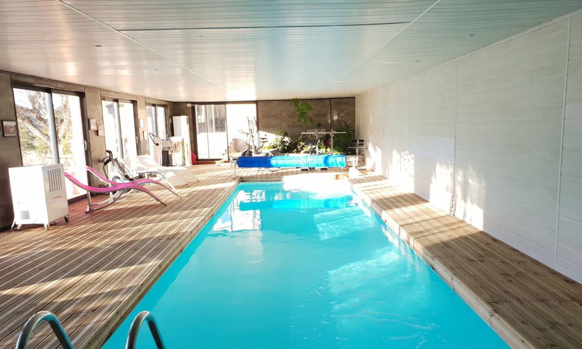 Seranon House | 3 * accommodation surrounded by nature with indoor pool access in a stud farm