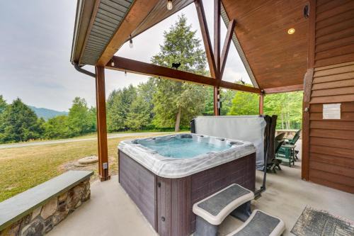 Benezette House | 3-Acre Benezette Cabin: Hot Tub, Grill & Mtn View