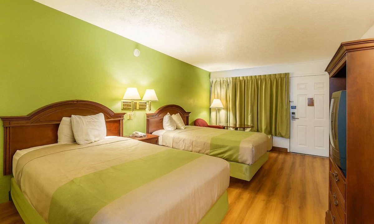 Edgewood Hotel | 3 Affordable Edgewood Rooms w/Easy I-95 Access