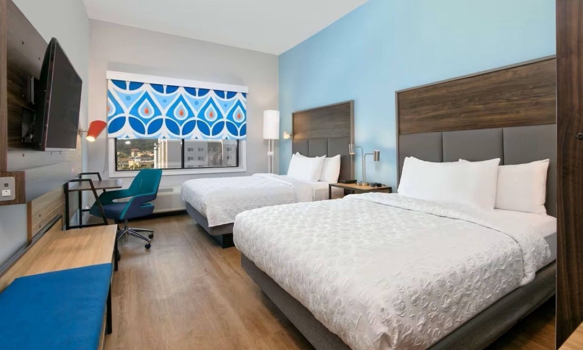 Far North Central Hotel | 3 Affordable Units Close to Shopping and Theme Parks Thrills