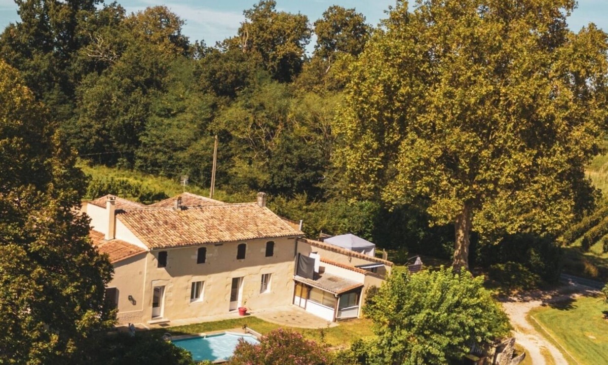 Berson House | 3 apartments with private pool and Jacuzzi