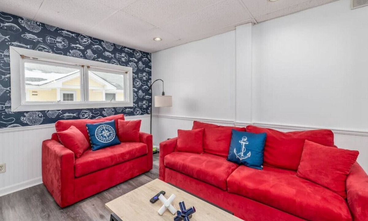 Old Orchard Beach Apartment | 3 BD COTTAGE APT | ONLY MINUTES TO BEACH