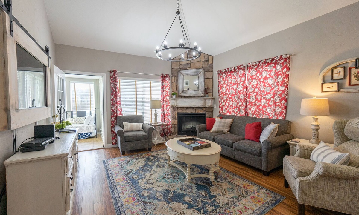 Branson Condo | 3 BDR w/Workcation Station! 💻PET FRIENDLY 🐶Centrally Located!(FW2-6)