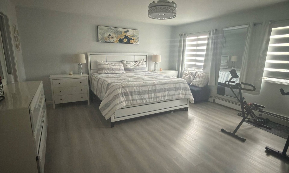 Moonachie Apartment | 3 bed 2 Bath apt 10 min drive to MetLife. Personal transportation included!